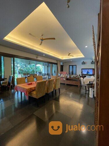 Rumah semi villa jarang ada siap huni private pool jakarta selatan