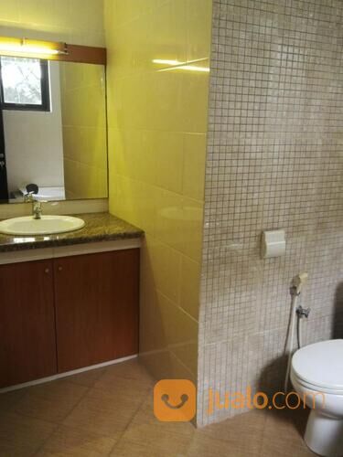 Rumah dua lantai cluster the green di daerah BSD