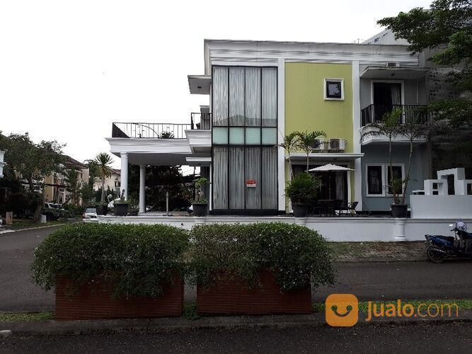 Rumah dua lantai cluster the green di daerah BSD