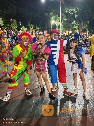 Badut Lucu Dan Tari Ular