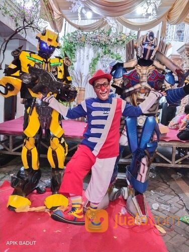 Badut Lucu Dan Tari Ular