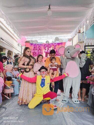 Badut Lucu Dan Tari Ular