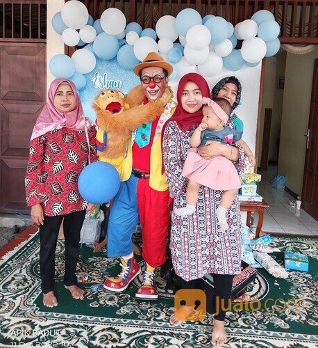 Badut Lucu Dan Tari Ular