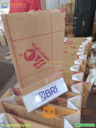 Standing Akrilik | Akrilik Brosur Berbagai Ukuran