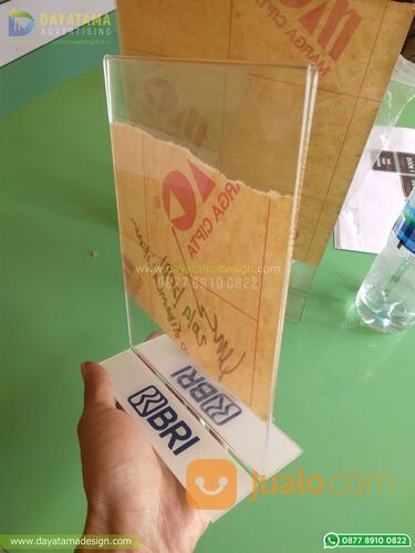 Standing Akrilik | Akrilik Brosur Berbagai Ukuran