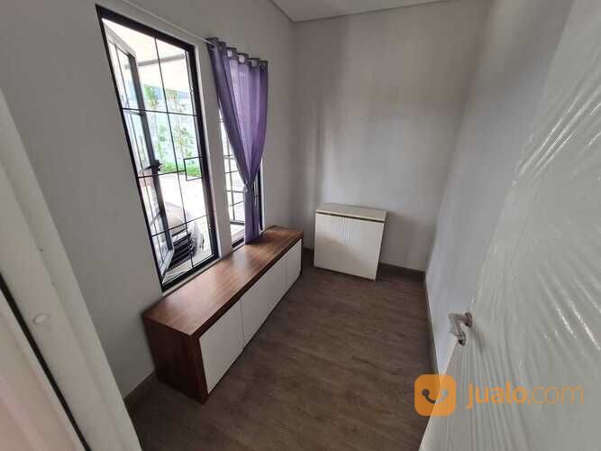 Rumah Mansion Nine Surabaya Barat Sewa Semi Furnished Siap Huni