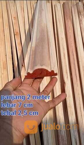 Lis kayu dinding wall moulding
