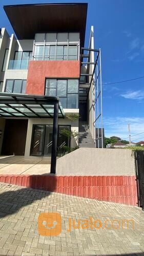 Exclusive di Cigadung Dago Kota Bandung Rumah Mewah 3LT Harga Perdana