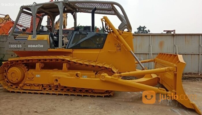 Bulldozer Komatsu D85ESS-2 Tahun 2017