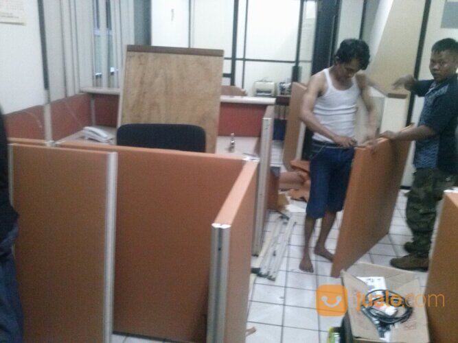 Ganti Cover Partisi Kantor