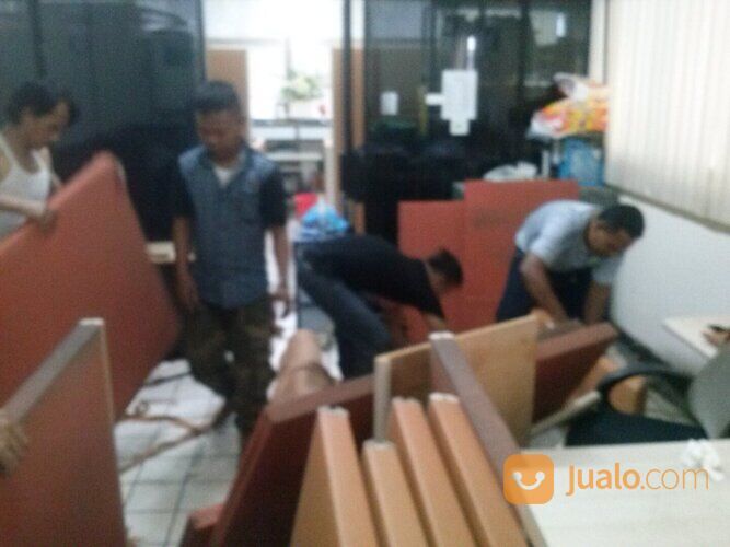 Ganti Cover Partisi Kantor