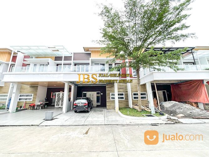 Rumah Kondisi Kosong Komplek Givency One Type Versace