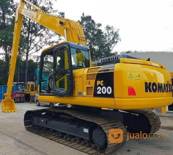 Excavator Long Arm Komatsu PC200-8M0 tahun 2017