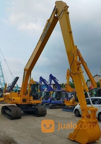 Excavator Long Arm Komatsu PC200-8M0 tahun 2017