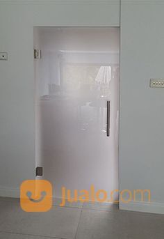 Pintu kaca frameless