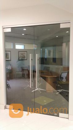 Pintu kaca frameless