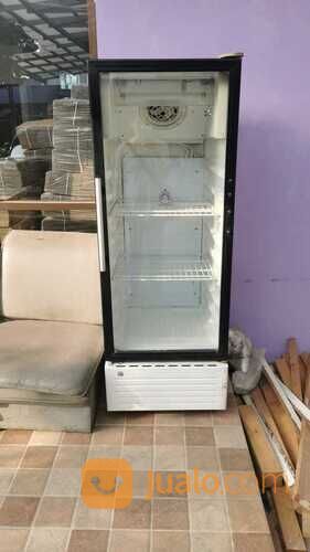 Showcase Bekas Murah Merk Polytron 180liter