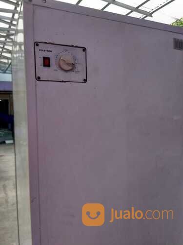 Showcase Bekas Murah Merk Polytron 180liter