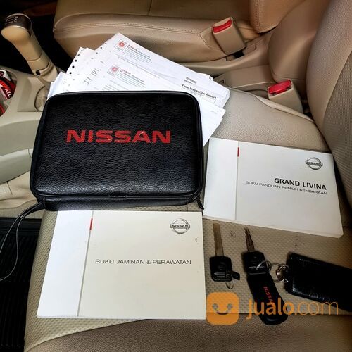 Nissan Grand Livina Hitam 1.5 XV 2009 MT Manual