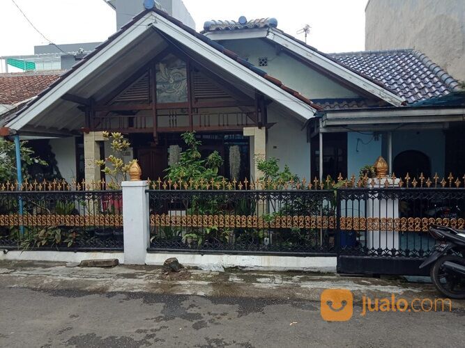 RUMAH KELUARGA DALAM KOMPLEKS PERUMAHAN PEMDA, DI CIMAHI TENGAH, KOTA CIMAHI