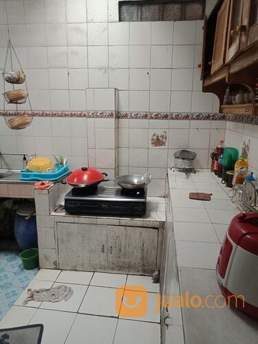 RUMAH KELUARGA DALAM KOMPLEKS PERUMAHAN PEMDA, DI CIMAHI TENGAH, KOTA CIMAHI