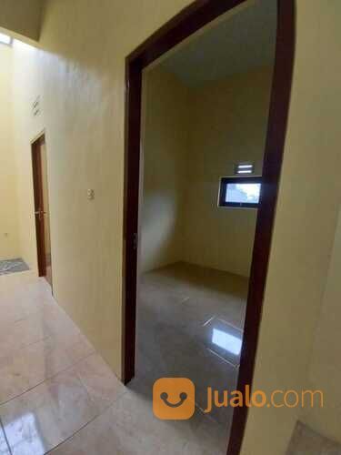 Rumah pojok di Perumahan Bumi Tegal Besar