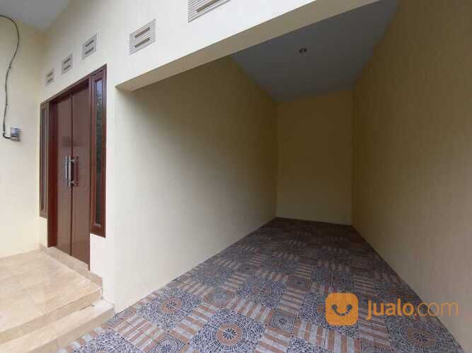 Rumah pojok di Perumahan Bumi Tegal Besar