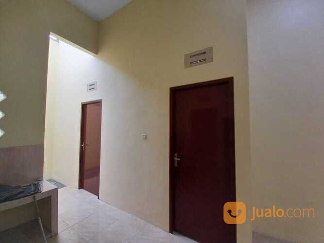 Rumah pojok di Perumahan Bumi Tegal Besar