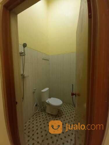 Rumah pojok di Perumahan Bumi Tegal Besar