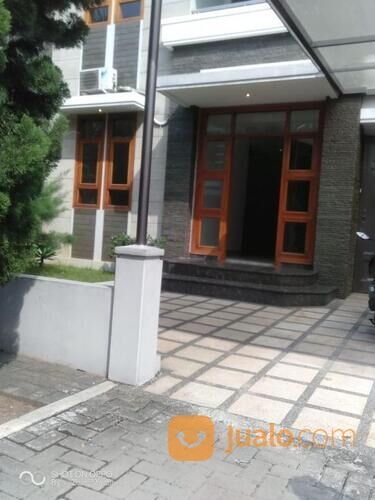 RUMAH MEWAH DI SINGGASANA PRADANA MEKAR WANGI BANDUNG