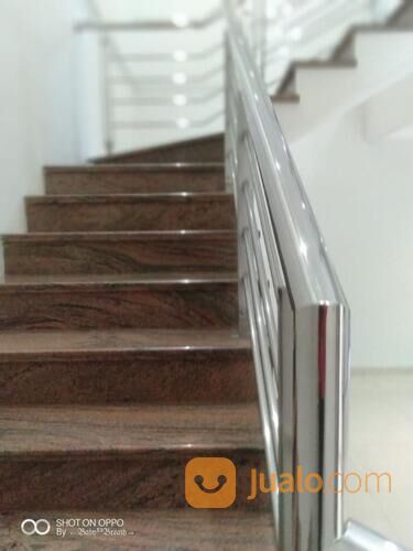 RUMAH MEWAH DI SINGGASANA PRADANA MEKAR WANGI BANDUNG