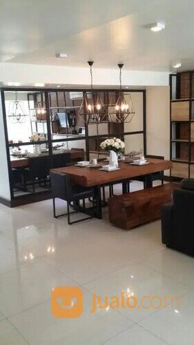 Rumah Mewah di Perum Graha Family Kota Surabaya