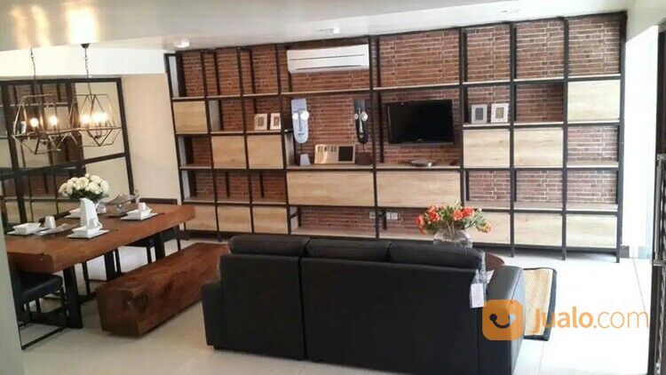 Rumah Mewah di Perum Graha Family Kota Surabaya