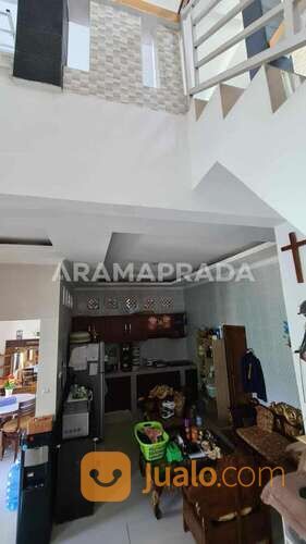 Rumah 3 Lantai 3+1 Kamar Parkir Luas Gazebo Jimbaran