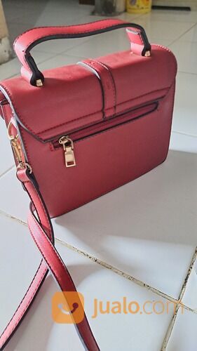 Preloved Tas Selempang Wanita