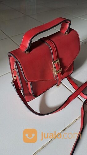 Preloved Tas Selempang Wanita