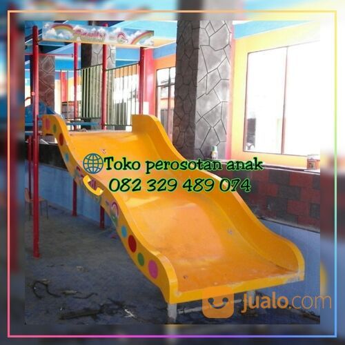 workshop pembuatan perosotan untuk kolam renang yang banyak disukai anak-anak