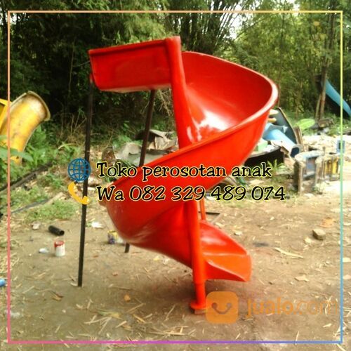 workshop pembuatan perosotan untuk kolam renang yang banyak disukai anak-anak