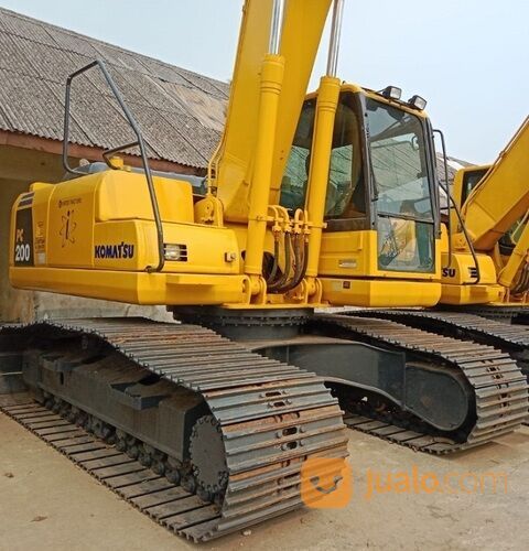 Long Arm Excavator Komatsu PC200-8M0 tahun 2017