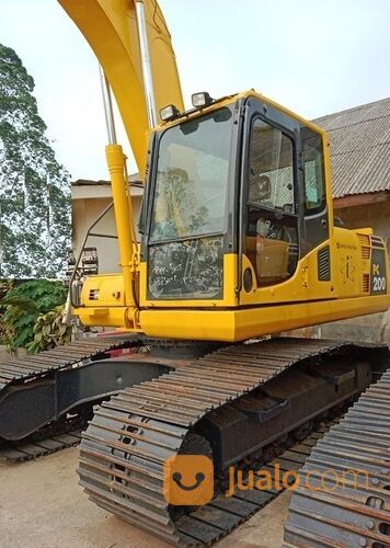 Long Arm Excavator Komatsu PC200-8M0 tahun 2017