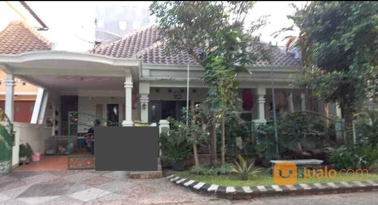 Edisi BU Rumah Klasik Modern di Permata Jingga Malang