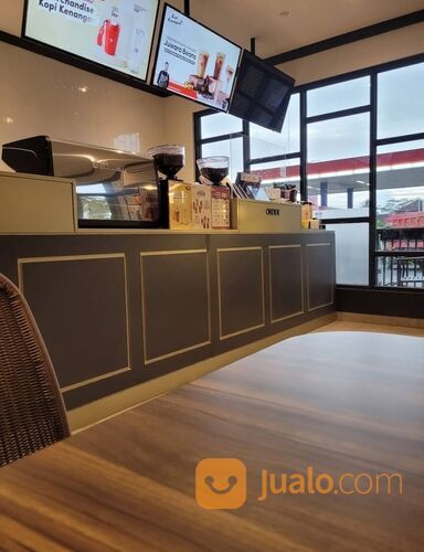 kopi kenangan meja bar dan kursi