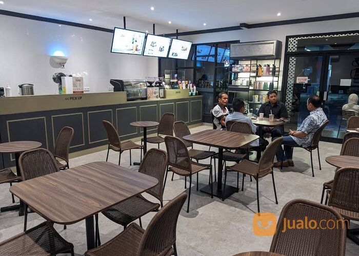 kopi kenangan meja bar dan kursi