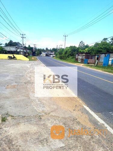 Kios Dengan Lahan Parkir Luas Di Tepi Jalan Utama Jl. Raya Uban KM. 17, Bintan