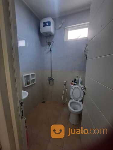 Rumah view danau di Harapan Indah Cluster Lavesh Bekasi