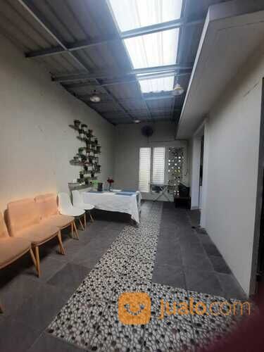 Rumah view danau di Harapan Indah Cluster Lavesh Bekasi