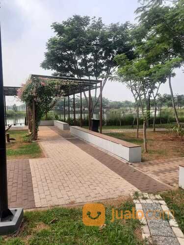 Rumah view danau di Harapan Indah Cluster Lavesh Bekasi