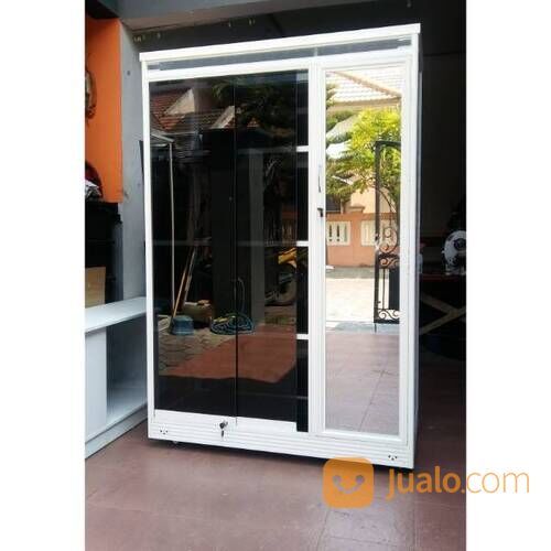 Lemari aluminium kaca