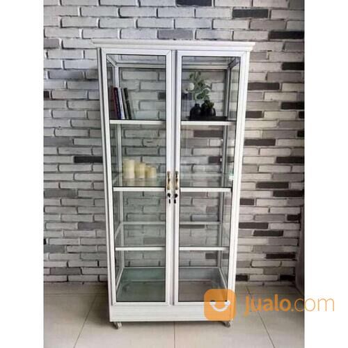 Lemari aluminium kaca