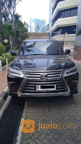 Lexus LX570 4x4 AT 2016